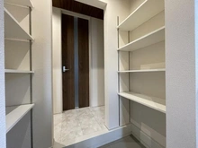 【神奈川県/横浜市金沢区六浦東】横浜市金沢区六浦東3丁目　新築戸建て 玄関