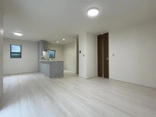 【神奈川県/横浜市金沢区六浦東】横浜市金沢区六浦東3丁目　新築戸建て リビング