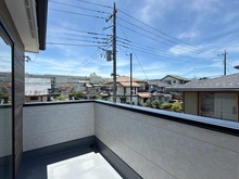 【神奈川県/横浜市金沢区能見台】横浜市金沢区能見台1丁目　新築戸建て バルコニー：東側