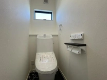 【神奈川県/横須賀市舟倉】横須賀市舟倉1丁目　新築戸建て2号棟 トイレ