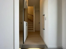 【神奈川県/横須賀市内川】横須賀市内川1丁目　新築戸建て 玄関