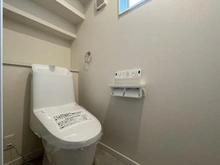 【神奈川県/横須賀市田浦町】横須賀市田浦町6丁目新築戸建て3号棟 トイレ