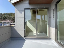 【神奈川県/横浜市金沢区釜利谷西】横浜市金沢区釜利谷西6丁目　新築一戸建て バルコニー