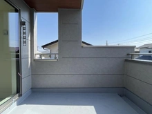 【神奈川県/横浜市金沢区釜利谷西】横浜市金沢区釜利谷西6丁目　新築一戸建て バルコニー