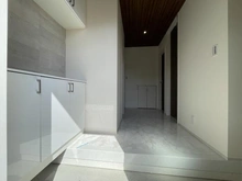 【神奈川県/横浜市金沢区釜利谷西】横浜市金沢区釜利谷西6丁目　新築一戸建て 玄関