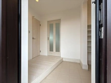 【神奈川県/横浜市港南区上永谷】横浜市港南区上永谷1丁目第7期　新築一戸建て　2号棟/全2棟 玄関