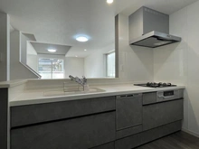 【神奈川県/横浜市金沢区釜利谷東】横浜市金沢区釜利谷東1丁目　新築一戸建て　2号棟/全2棟 キッチン