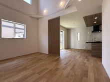 【神奈川県/横浜市金沢区釜利谷東】横浜市金沢区釜利谷東5丁目 新築一戸建て 4号棟/全4棟 リビング