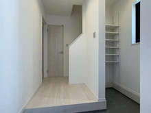 【神奈川県/横浜市金沢区釜利谷南】横浜市金沢区釜利谷南2丁目第7期 新築一戸建て 3号棟/全4棟 玄関