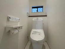 【神奈川県/三浦郡葉山町一色】三浦郡葉山町一色第6期　新築一戸建て トイレ