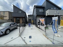 【神奈川県/横浜市金沢区柳町】横浜市金沢区柳町 新築一戸建て 3号棟/全3棟 外観：全3棟　奥側が3号棟です