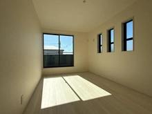 【神奈川県/横浜市港南区芹が谷】横浜市港南区芹が谷4丁目 新築一戸建て 洋室