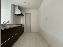 【神奈川県/横浜市金沢区釜利谷西】横浜市金沢区釜利谷西3丁目 新築一戸建て キッチン