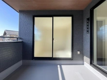 【神奈川県/横浜市金沢区西柴】横浜市金沢区西柴2丁目 新築一戸建て バルコニー