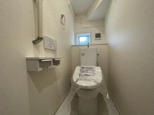 【神奈川県/横須賀市ハイランド】横須賀市ハイランド4丁目　新築戸建て1号棟/全2棟 トイレ：1階