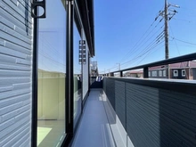 【神奈川県/横浜市金沢区釜利谷西】横浜市金沢区釜利谷西6丁目 新築一戸建て バルコニー