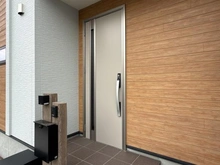 【神奈川県/横浜市金沢区釜利谷東】横浜市金沢区釜利谷東4丁目第1期 新築一戸建て 玄関