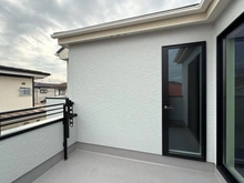 【神奈川県/横浜市金沢区釜利谷東】横浜市金沢区釜利谷東4丁目第1期 新築一戸建て バルコニー