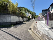 【神奈川県/横浜市金沢区東朝比奈】横浜市金沢区東朝比奈2丁目　新築戸建て 前面道路