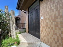 【神奈川県/横浜市金沢区長浜】横浜市金沢区長浜1丁目　中古戸建 玄関
