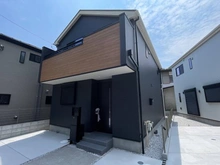 【神奈川県/逗子市山の根】逗子市山の根3丁目4期NO.1 外観：「全2区画」
当該物件黒の建物