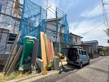 【神奈川県/逗子市小坪】逗子市小坪　No.2 建築中の外観：「全2区画」
当該物件右側