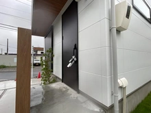 【神奈川県/三浦郡葉山町一色】三浦郡葉山町一色 新築戸建て 玄関