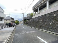 【神奈川県/横浜市金沢区富岡西】横浜市金沢区富岡西1丁目 1号棟 前面道路