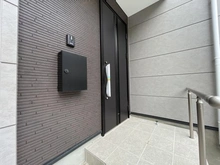 【神奈川県/横浜市金沢区富岡西】横浜市金沢区富岡西1丁目 2号棟 玄関