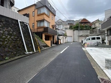 【神奈川県/横浜市金沢区富岡西】横浜市金沢区富岡西1丁目 2号棟 前面道路