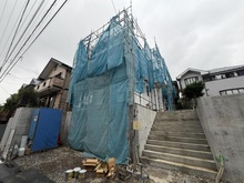 【神奈川県/横浜市金沢区富岡西】横浜市金沢区富岡西7丁目　A号棟 建築中の外観