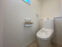 【神奈川県/横須賀市湘南鷹取】横須賀市湘南鷹取3丁目　新築戸建て トイレ