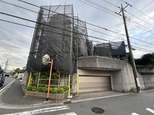 【神奈川県/横浜市港南区港南台】港南区港南台7丁目 中古戸建 外観:外装リフォーム工事中