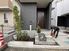 【神奈川県/藤沢市辻堂元町】藤沢市辻堂元町5丁目　新築戸建　NO,1/全2棟 アプローチ：NO,1/全2棟（写真中央）