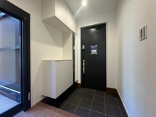 【神奈川県/鎌倉市浄明寺】鎌倉市浄明寺4丁目　新築戸建　全1棟 玄関