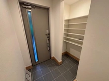 【神奈川県/鎌倉市岩瀬】鎌倉市岩瀬3期 新築戸建 全1棟 玄関