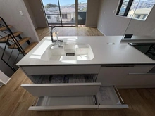 【神奈川県/鎌倉市津】鎌倉市津　新築戸建　2号棟/全2棟 キッチン：シンク・収納