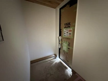 【神奈川県/鎌倉市腰越】鎌倉市腰越3丁目 新築戸建 全1棟 玄関