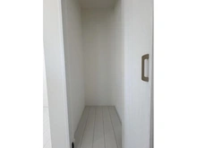 【神奈川県/鎌倉市腰越】鎌倉市腰越4丁目　新築戸建　2号棟/全3棟 収納