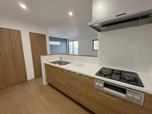 【神奈川県/鎌倉市腰越】鎌倉市腰越4丁目　新築戸建　3号棟/全3棟 キッチン