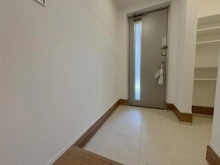 【神奈川県/鎌倉市腰越】鎌倉市腰越4丁目　新築戸建　3号棟/全3棟 玄関