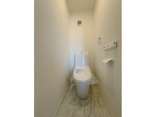 【神奈川県/鎌倉市腰越】鎌倉市腰越4丁目　新築戸建　3号棟/全3棟 トイレ