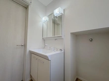 【神奈川県/鎌倉市稲村ガ崎】鎌倉市稲村ガ崎1丁目　中古戸建 洗面室