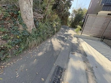 【神奈川県/鎌倉市稲村ガ崎】鎌倉市稲村ガ崎1丁目　中古戸建 前面道路