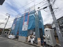 【神奈川県/横浜市磯子区磯子】横浜市磯子区磯子8丁目　新築戸建　3号棟/全3棟 建築中の外観：3号棟/全3棟　中央