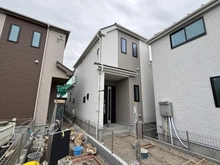 【神奈川県/茅ヶ崎市東海岸南】茅ヶ崎市東海岸南4丁目　C号棟/全4棟 建築中の外観：C号棟/全4棟（写真中央）