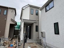 【神奈川県/茅ヶ崎市東海岸南】茅ヶ崎市東海岸南4丁目　C号棟/全4棟 建築中の外観：C号棟/全4棟（写真中央）