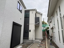 【神奈川県/茅ヶ崎市東海岸南】茅ヶ崎市東海岸南4丁目　D号棟/全4棟 建築中の外観：D号棟/全4棟（写真中央）