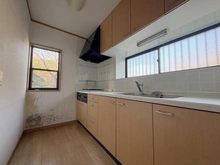 【神奈川県/横浜市港南区上大岡東】港南区上大岡東3丁目　中古戸建 キッチン：リフォーム前