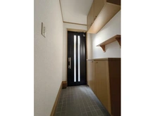 【神奈川県/横浜市港南区上大岡東】港南区上大岡東3丁目　中古戸建 玄関：リフォーム前